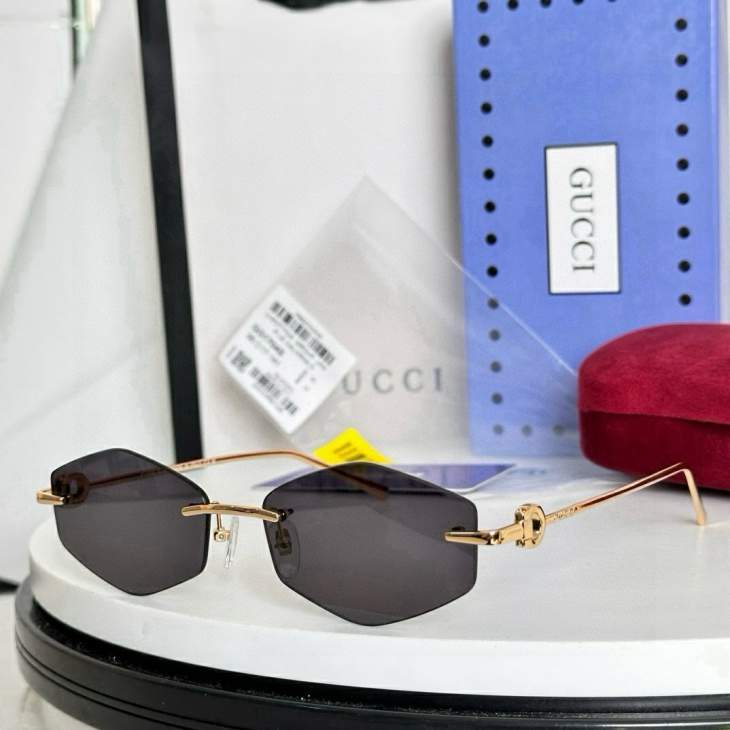 Picture of Gucci Sunglasses _SKUfw79477570fw